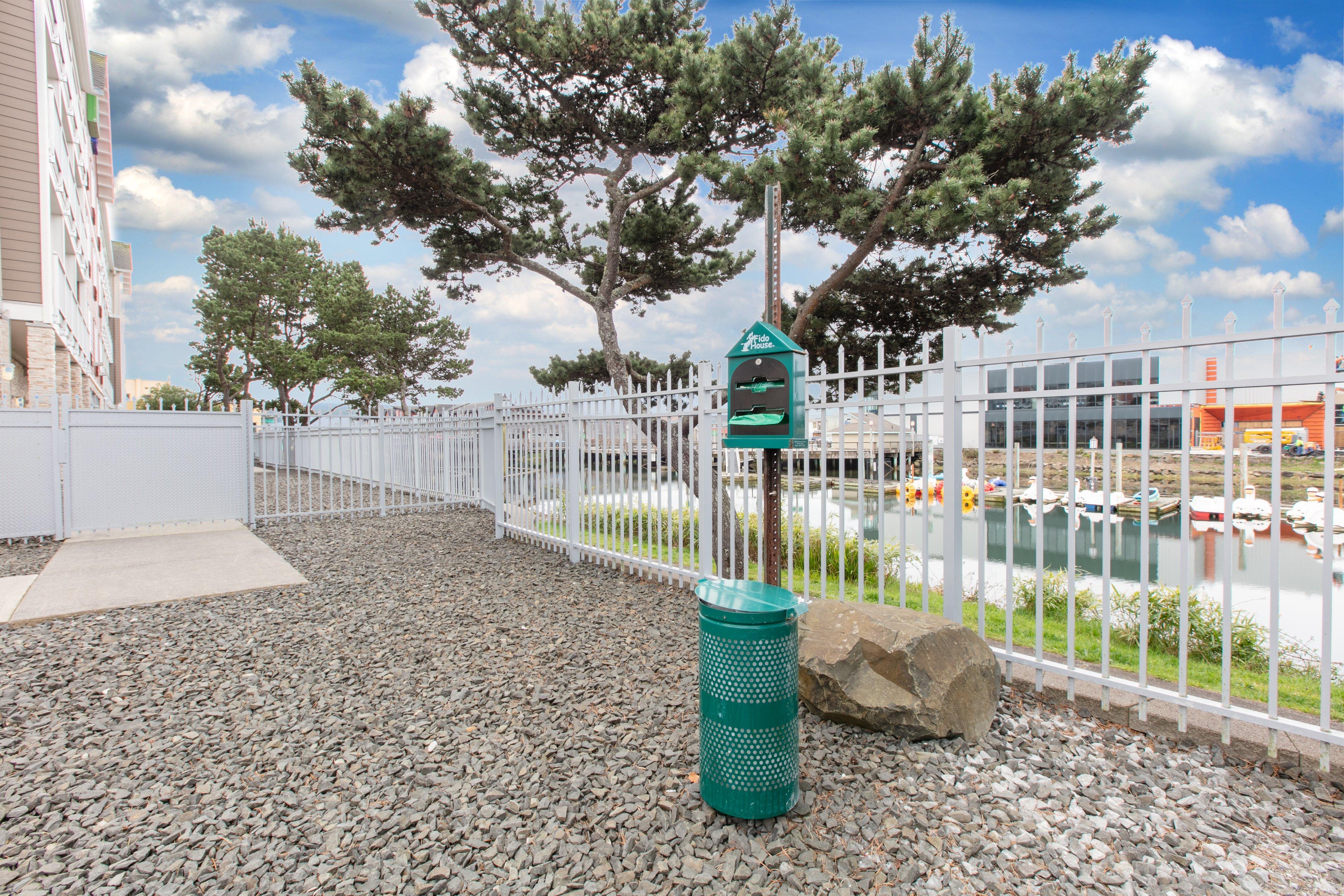 Holiday Inn Express Hotel & Suites Seaside Convention Center By Ihg Kültér fotó